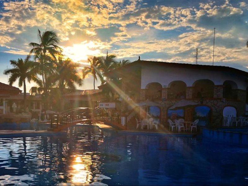 Hotel Maria Isabel Colima Extérieur photo