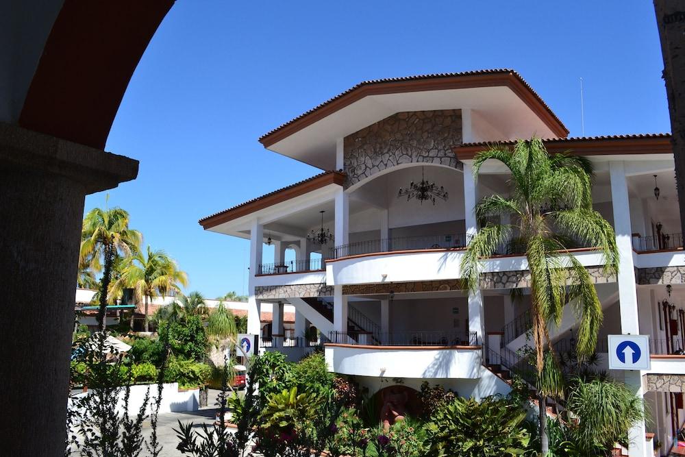 Hotel Maria Isabel Colima Extérieur photo