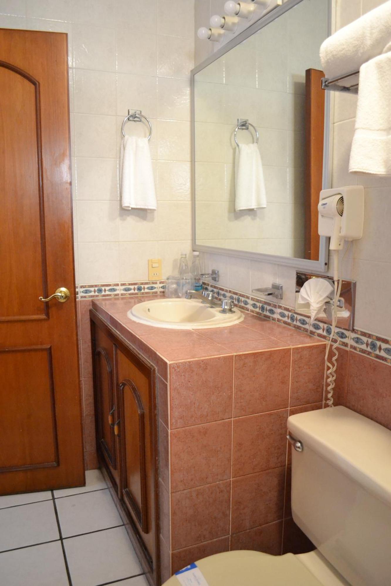 Hotel Maria Isabel Colima Extérieur photo